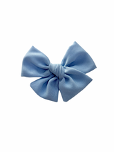 Load image into Gallery viewer, Chunky Solid Bow

